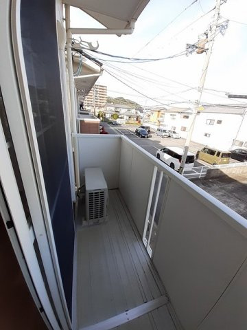 メゾン　パサニアＣのバルコニー|暖かな日差しのふりそそぐバルコニー