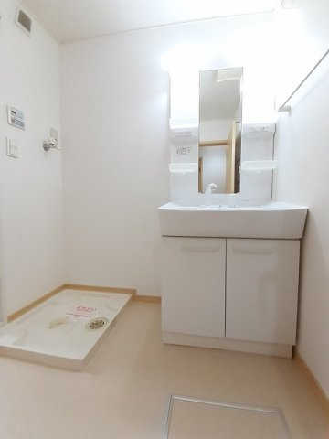 プランドール　ドゥーの洗面所|広い洗面スペース