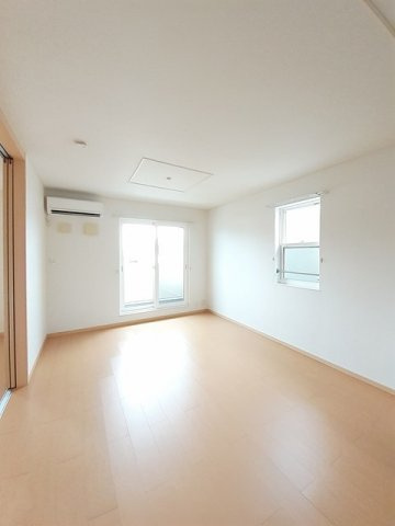 プランドール　ドゥーの居間・リビング|こちらの居間で趣味の時間をお楽しみください