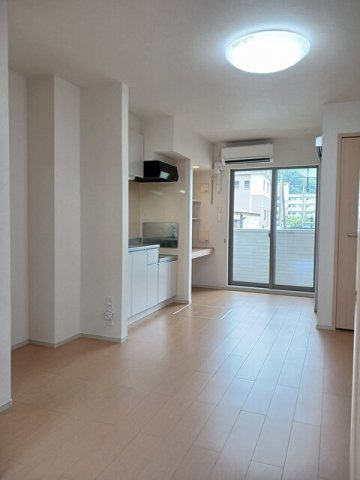 クラール南矢三Ａの居間・リビング|こちらの居間で趣味の時間をお楽しみください