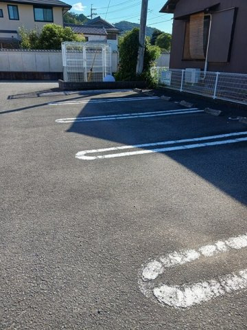 シャン・ドゥ・フルールの駐車場|駐車場があります