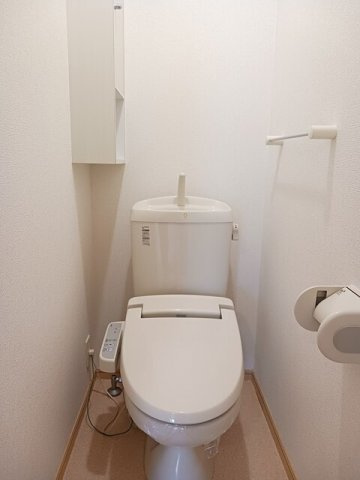 サニースクエアＢのトイレ|ゆったりとした空間のトイレです