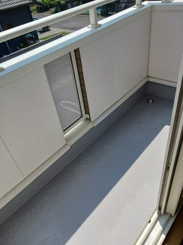 ティファニーハイツ　Ⅱのバルコニー|暖かな日差しのふりそそぐバルコニー