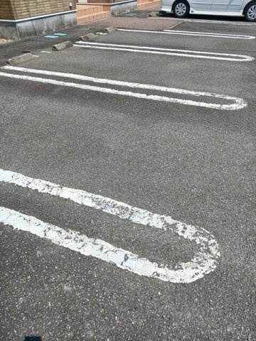 ティファニーハイツ　Ⅱの駐車場|駐車場があります