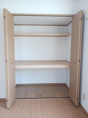 ヴィラ・ファミールＢの収納|ちょっとした収納スペースも充実しています