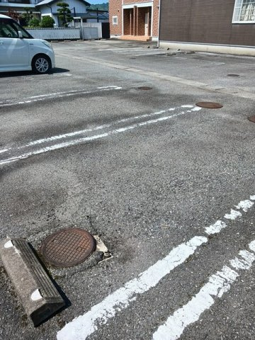 プレアヴェニューＡの駐車場|カースペースがあります