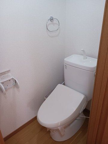 ヴィラ・ファミールＢのトイレ|コンパクトで使いやすいトイレです