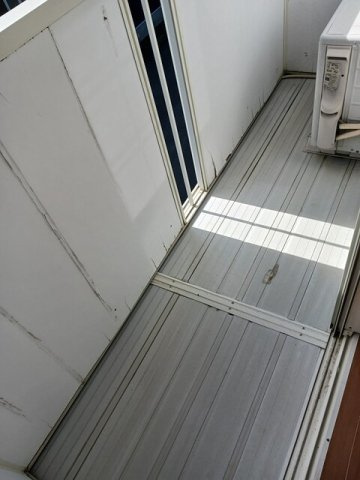 プレアヴェニューＢのバルコニー|外からの目が気にならないバルコニーで洗濯物が干せます