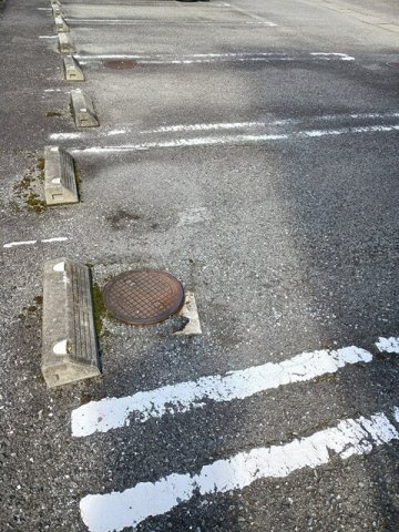 プレアヴェニューＢの駐車場|車をお持ちの方に嬉しい駐車場付きの物件です