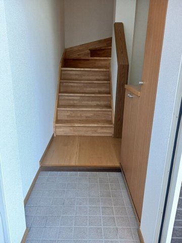 プレアヴェニューＢの玄関|ゆったりとした玄関です