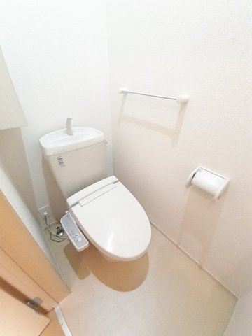 サンビレッジ．Ⅰのトイレ|コンパクトで使いやすいトイレです