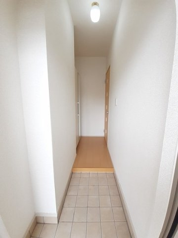 サンビレッジ．Ⅰの玄関|明るい玄関です