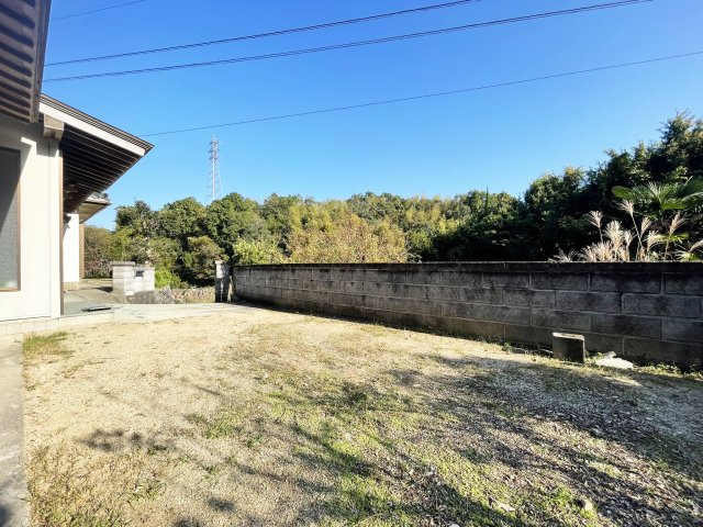 上八万町樋口114　借家の庭