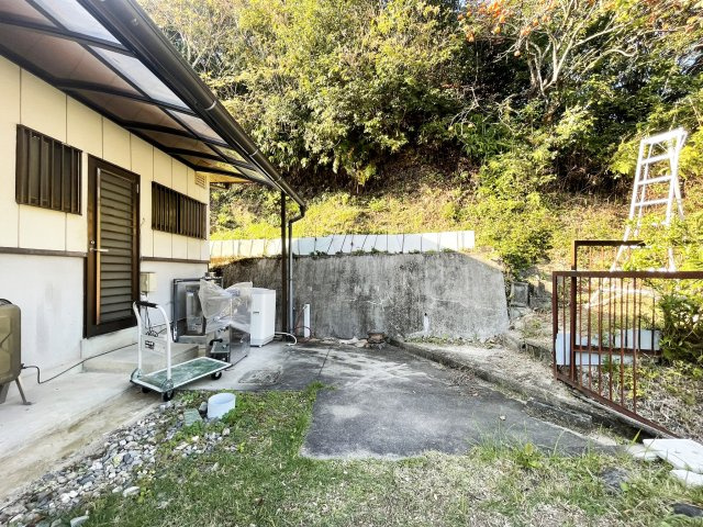 上八万町樋口114　借家の庭