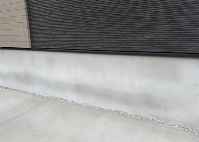 【構造・工法・仕様】 | 木造住宅とは土台、壁、柱など建築物の強度を支える構造体の材に木が使用されている構造を指します。構造体は建物の自重を支えるだけではなく風圧や水圧、積裁荷重などあらゆる衝撃に耐えるための基礎です。