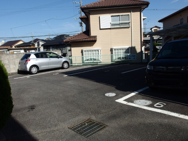フレグランスＭ＆Ｙの駐車場