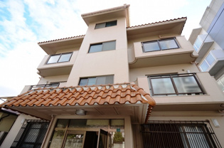 親王塚マンションの外観