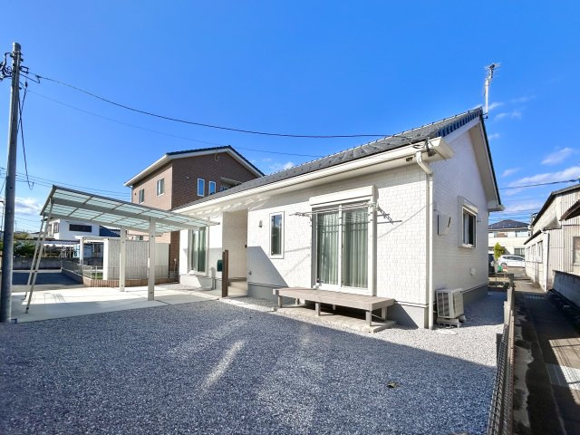 【中古戸建】高崎市倉賀野町の外観|■外観｜土日のご見学はもちろん、平日・夜間のご案内も大歓迎です♪「今から見たい」や「仕事終わりに見たい」にもご対応できますのでお気軽にお問い合わせください♪