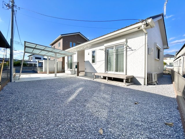 【中古戸建】高崎市倉賀野町の外観|■外観｜永く住むほどに愛着を深める、味わい豊かなデザインです。