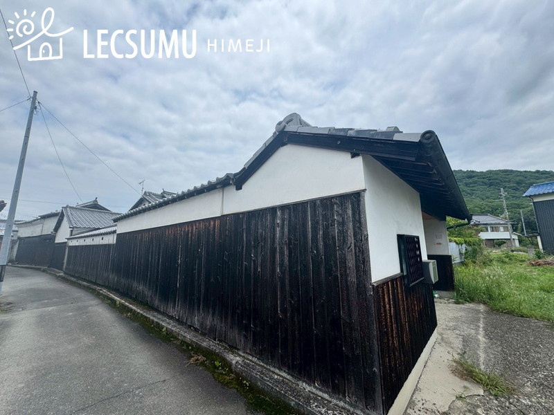 姫路市六角/中古戸建の前面道路含む現地写真