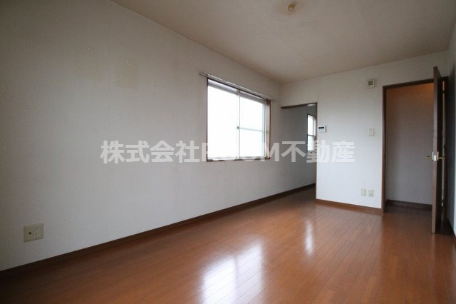 ガーデンTOの居間・リビング|こちらの居間で趣味の時間をお楽しみください