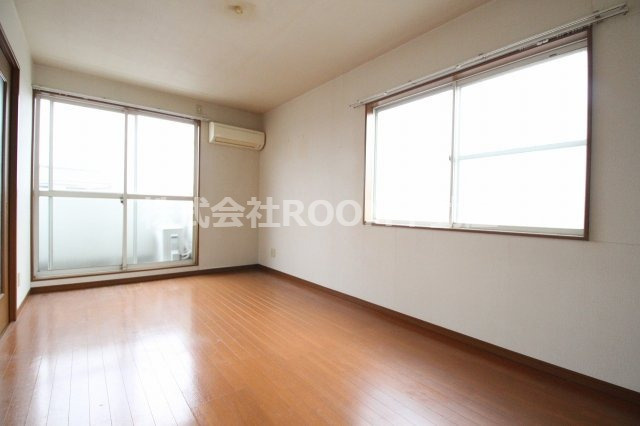 ガーデンTOの居間・リビング