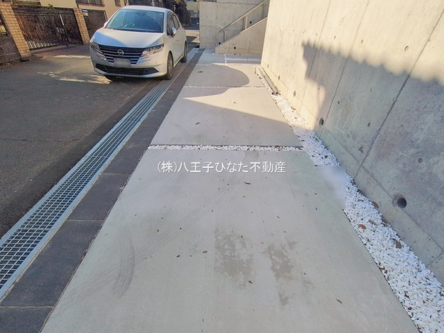 祝：成約済み　八王子市　下柚木　新築戸建て　３期の駐車場|～仲介手数料無料☆八王子ひなた不動産～　八王子市下柚木　新築戸建て