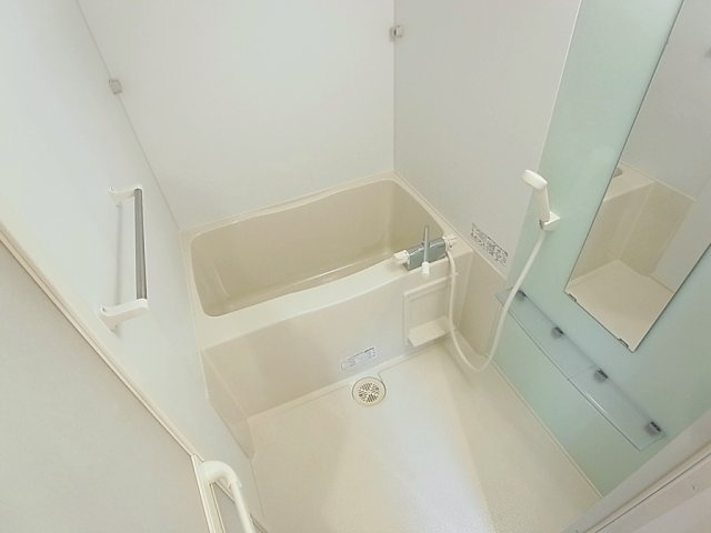 アネックス北神戸の浴室|浴室乾燥完備。うれしい鏡付きバスルーム