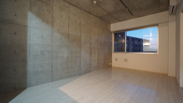 川崎市多摩区菅２丁目の賃貸マンションの居間・リビング