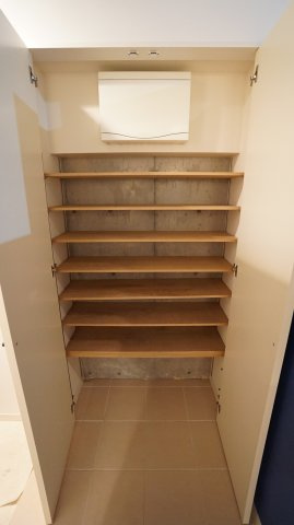 川崎市多摩区菅２丁目の賃貸マンションの玄関