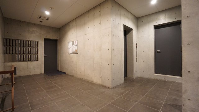 川崎市多摩区菅２丁目の賃貸マンションのロビー