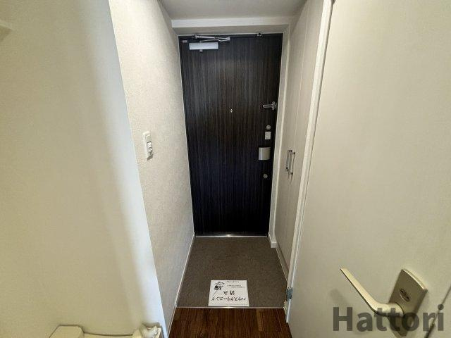 プレサンス江坂クォーレの玄関