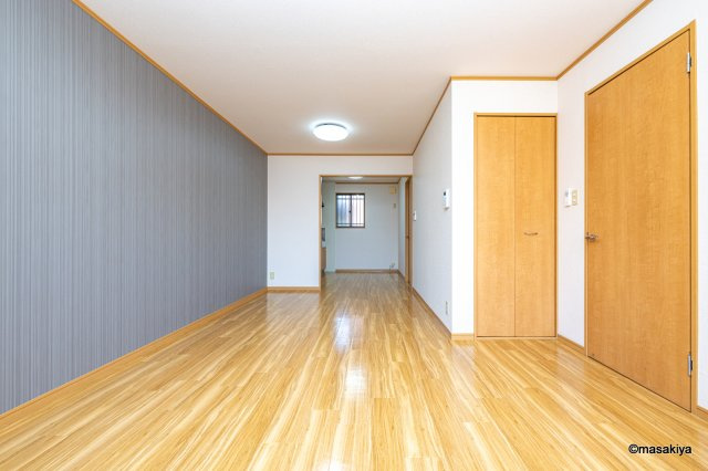 フレックスタウン小柴見の居間・リビング