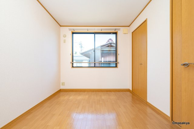 フレックスタウン小柴見の洋室