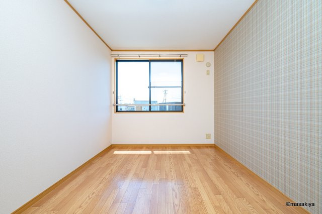 フレックスタウン小柴見の洋室