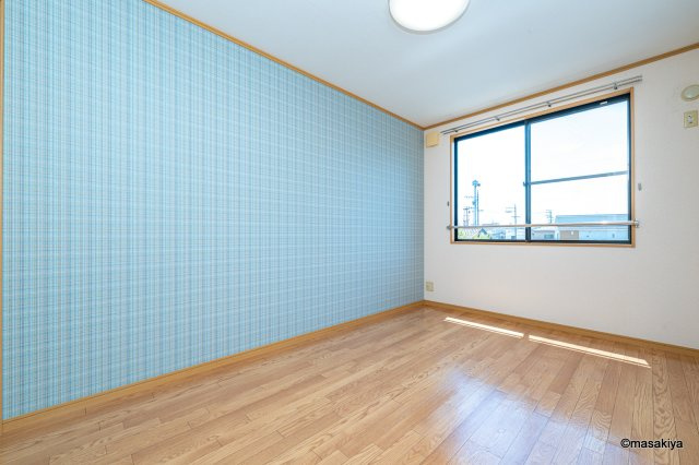 フレックスタウン小柴見の洋室
