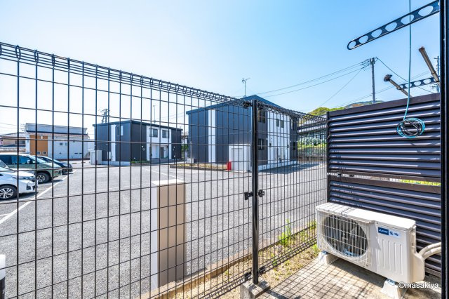 フレックスタウン小柴見のバルコニー