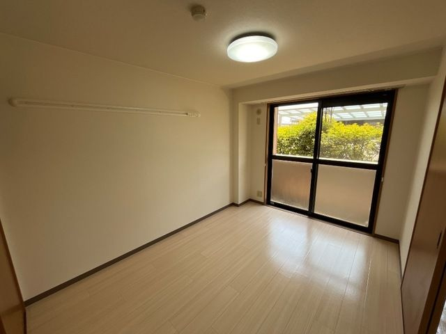 サンピア大福の洋室