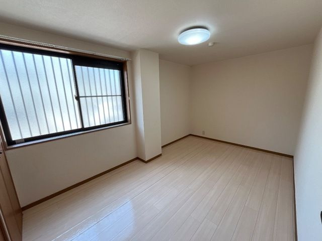 サンピア大福の洋室