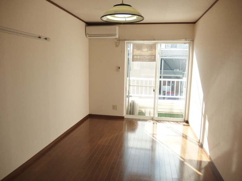 フォンテーヌⅡの居間・リビング