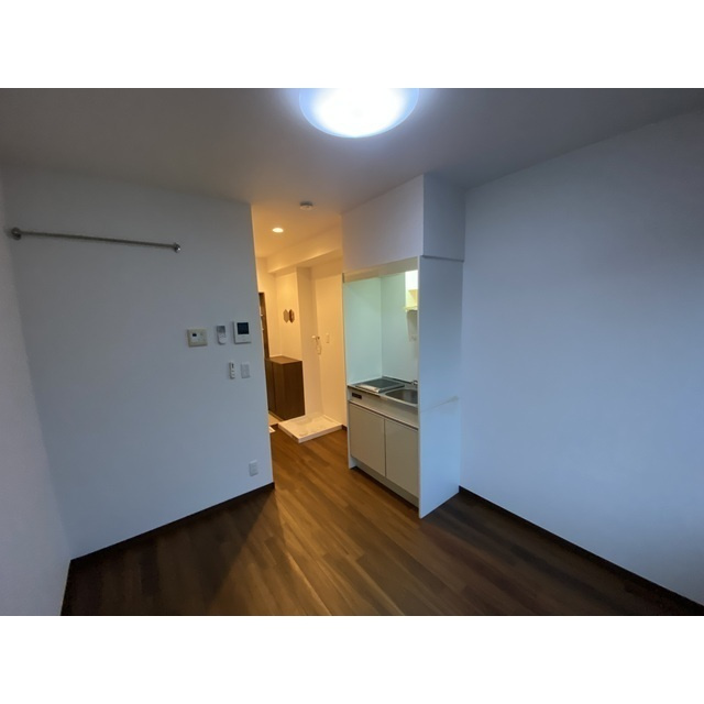 ストラーダ生麦の居間・リビング