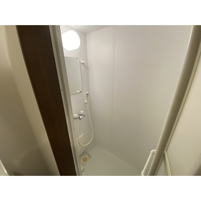 ストラーダ生麦の浴室