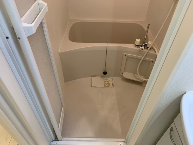 横浜市神奈川区大口仲町のアパートの浴室