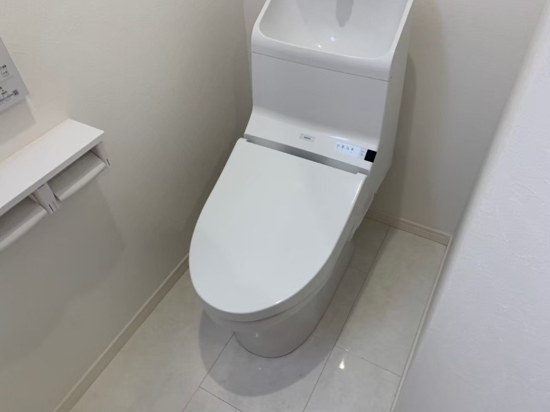 横浜市神奈川区大口仲町のアパートのトイレ