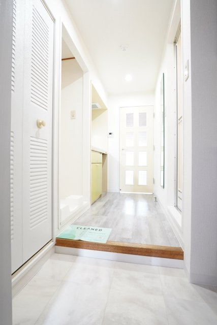 横浜平沼ダイカンプラザ三号館の玄関