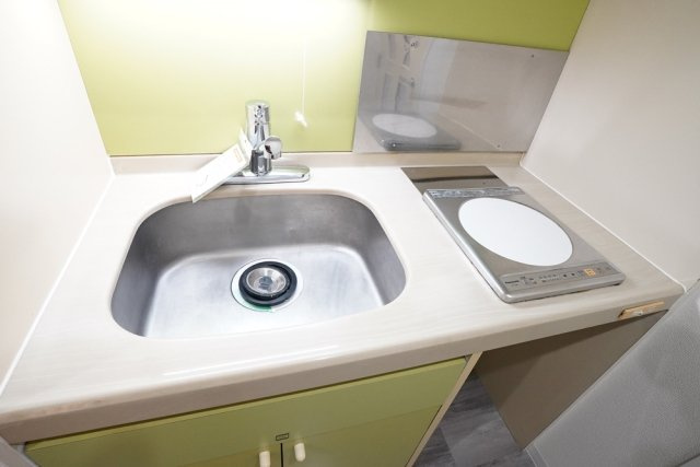 横浜平沼ダイカンプラザ三号館のキッチン|1口IHコンロ