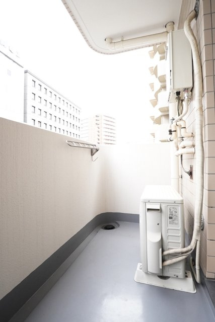 横浜平沼ダイカンプラザ三号館のバルコニー