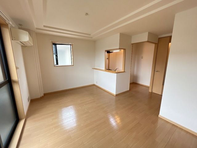 プラスペリティの居間・リビング