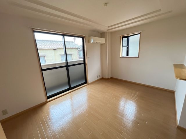 プラスペリティの居間・リビング