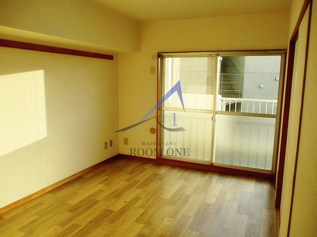 パラスト目黒３丁目の居間・リビング|洋室のお部屋です。